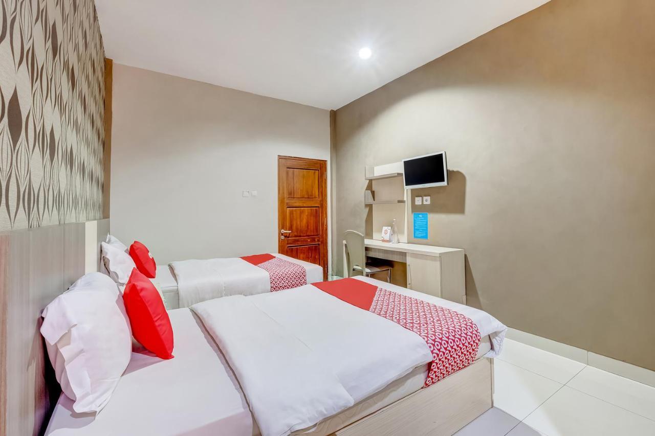 Oyo Flagship 3726 Tembok Batu Residence Tugu Εξωτερικό φωτογραφία