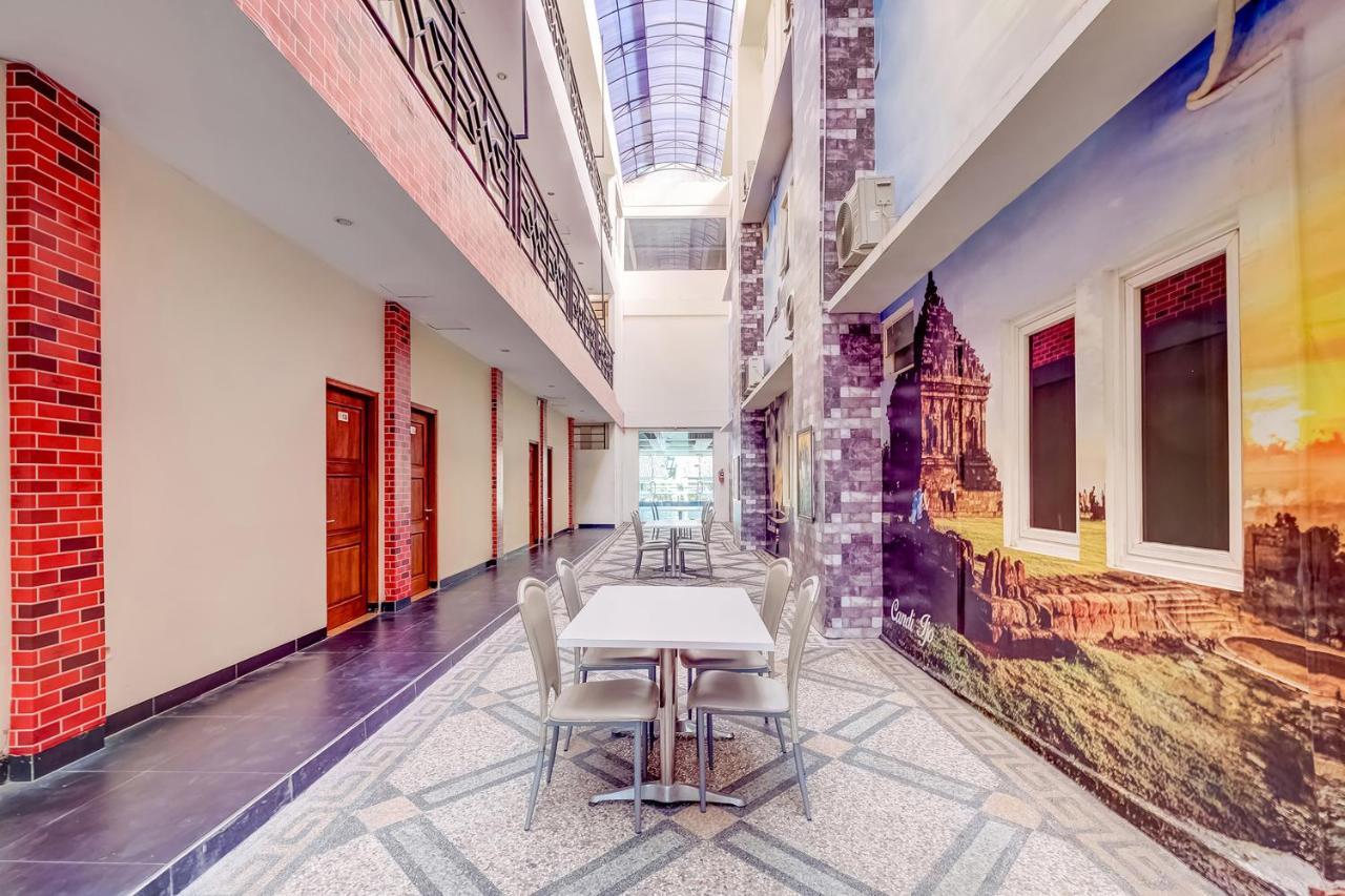 Oyo Flagship 3726 Tembok Batu Residence Tugu Εξωτερικό φωτογραφία