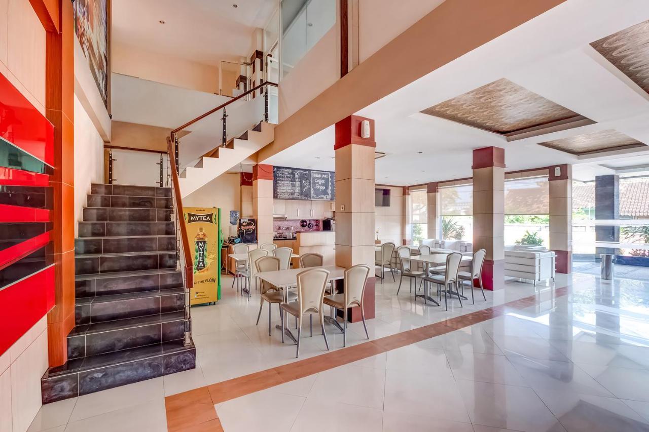 Oyo Flagship 3726 Tembok Batu Residence Tugu Εξωτερικό φωτογραφία