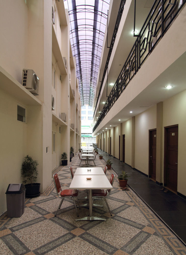 Oyo Flagship 3726 Tembok Batu Residence Tugu Εξωτερικό φωτογραφία